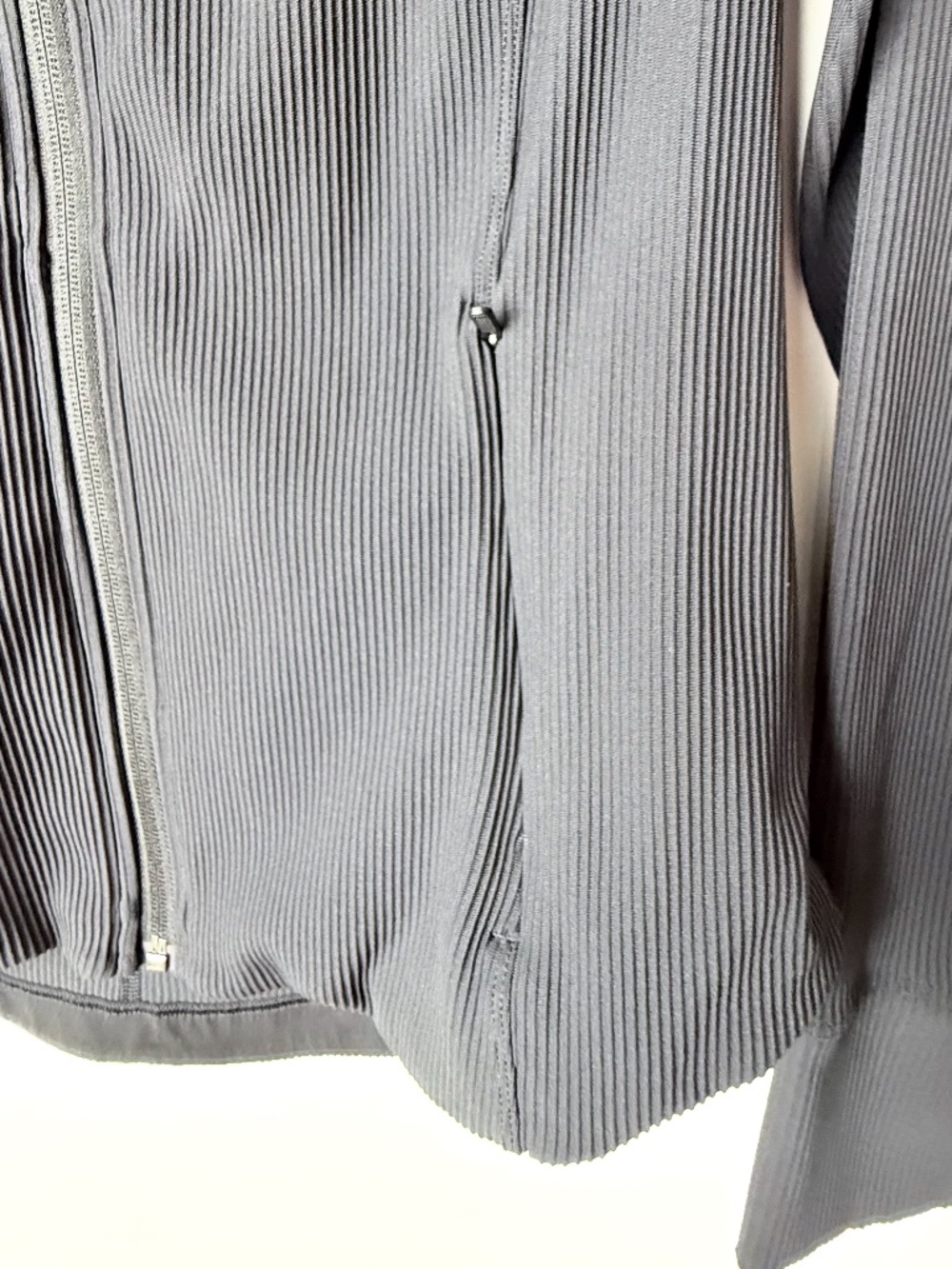 Athleta Salutation Ribbed Jacket in black Size Large (K) - Picture 5 of 5